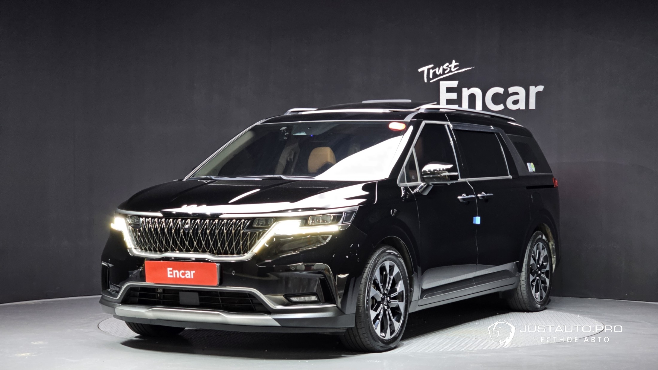 Автомобиль Kia Canival