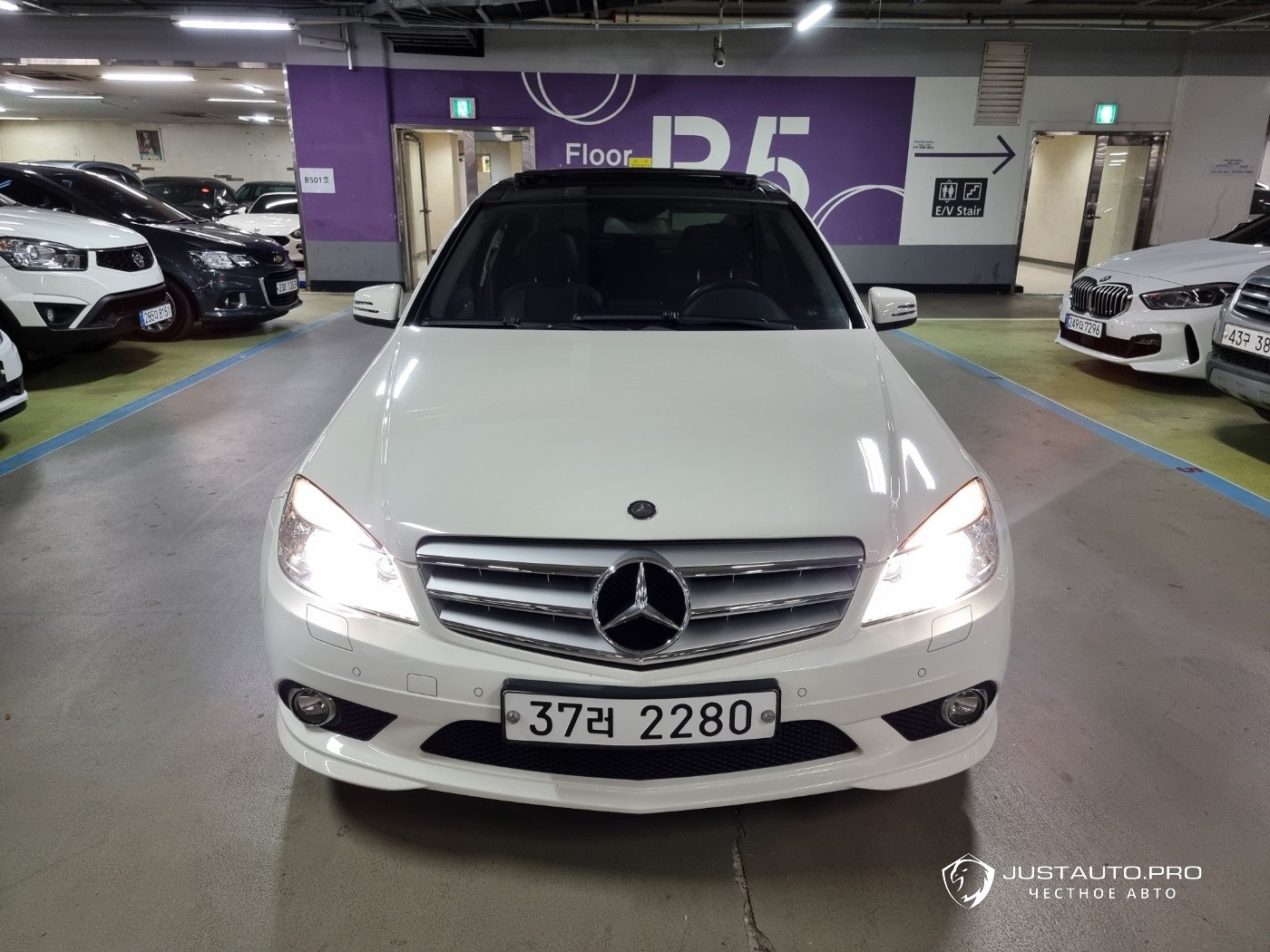 Автомобиль Mercedes-Benz C-Class