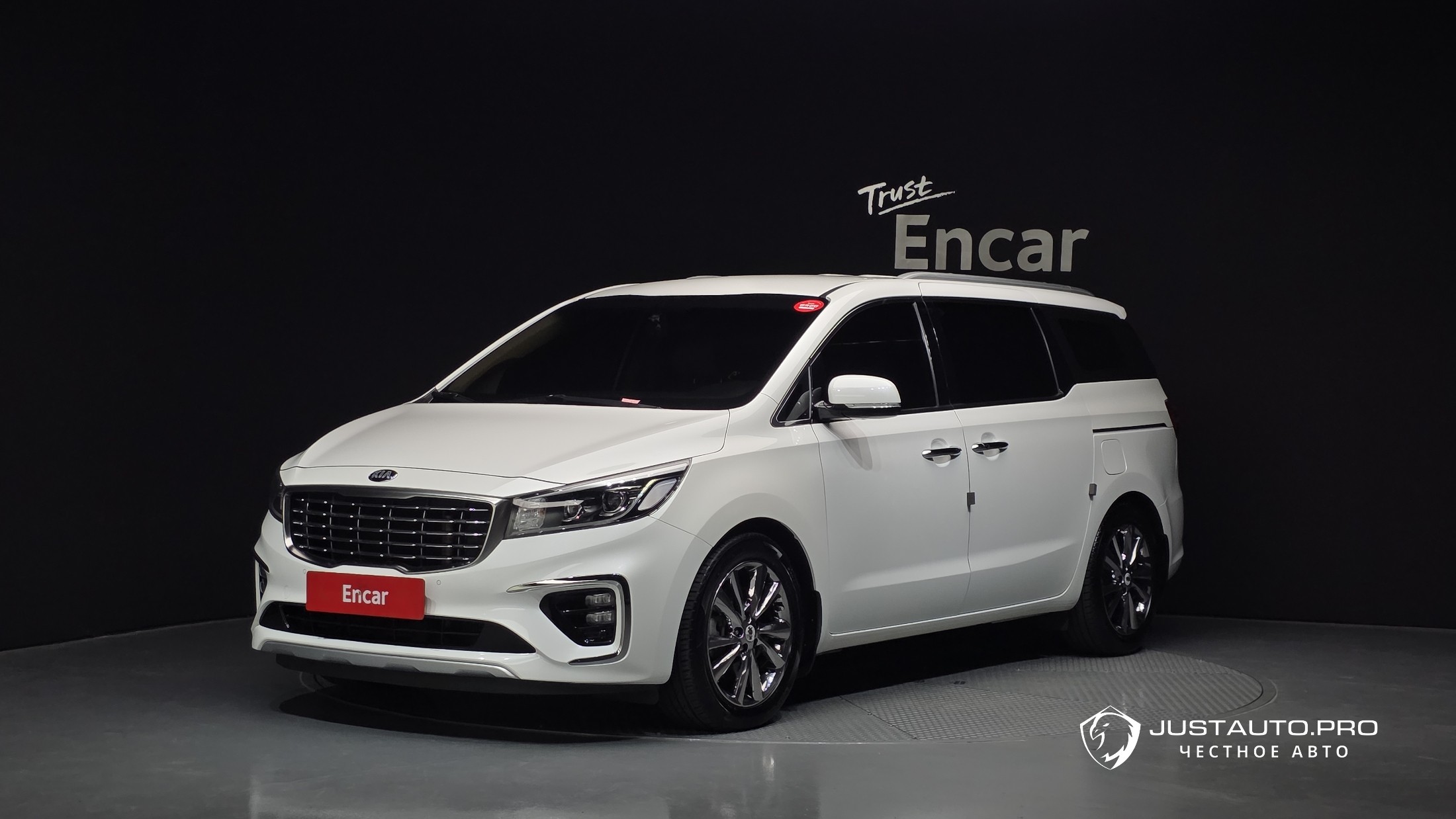 Автомобиль Kia Canival