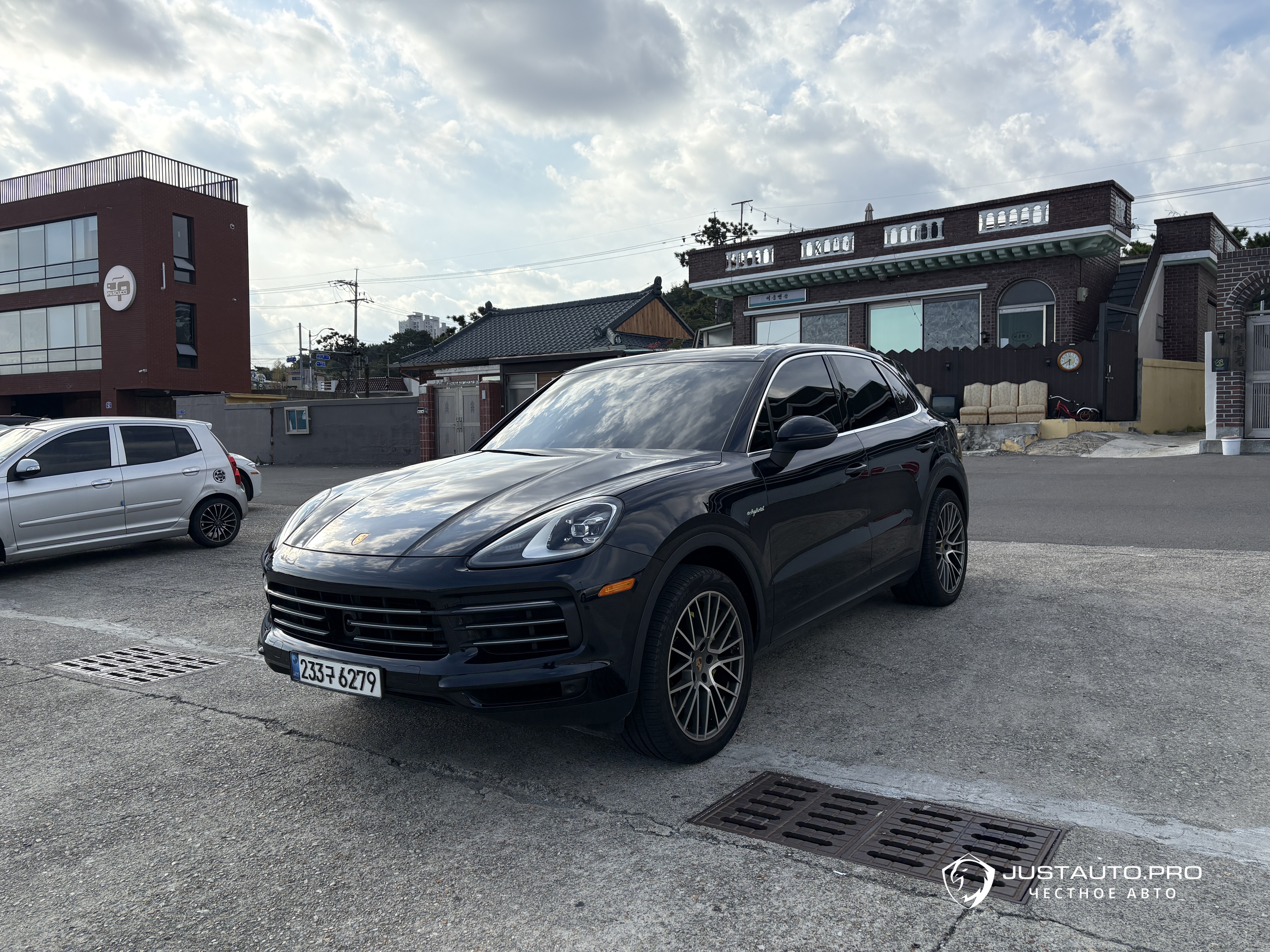 Автомобиль Porsche Cayenne