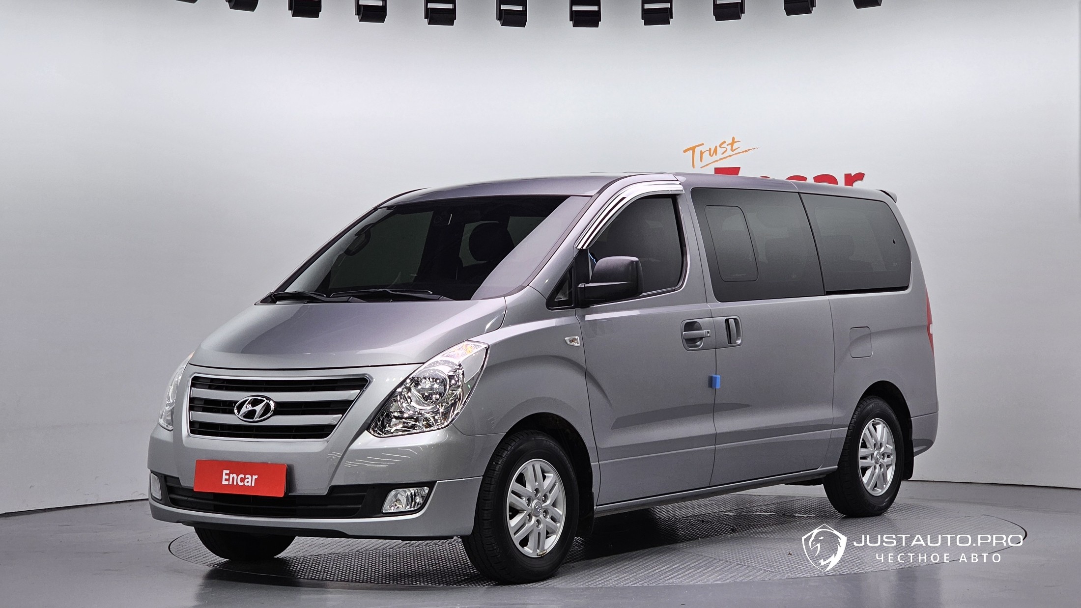 Автомобиль Hyundai Starex