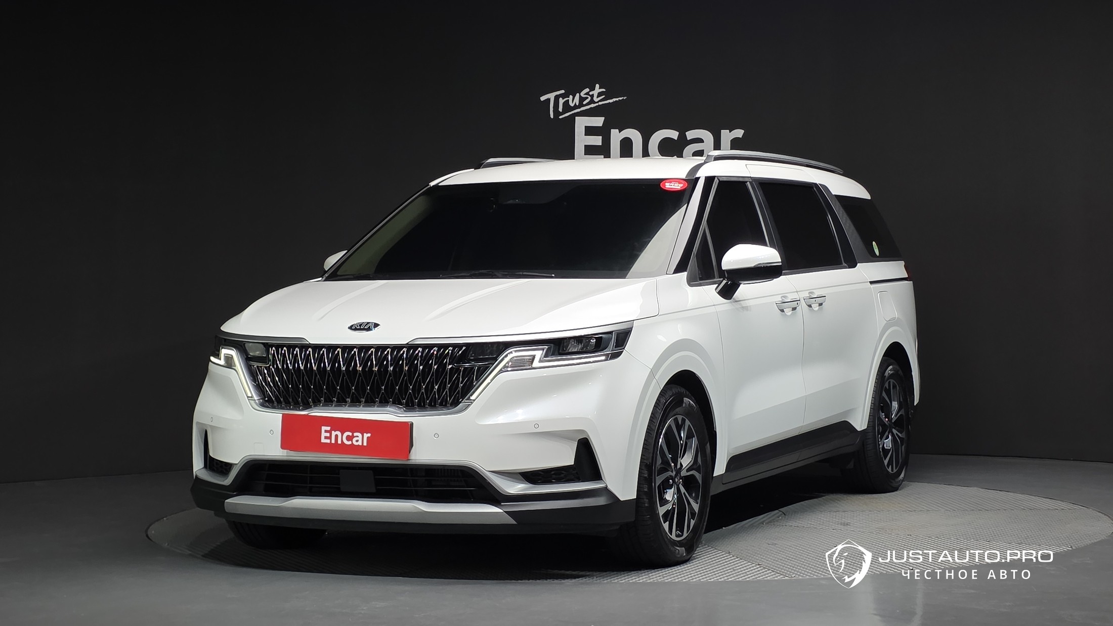 Автомобиль Kia Canival