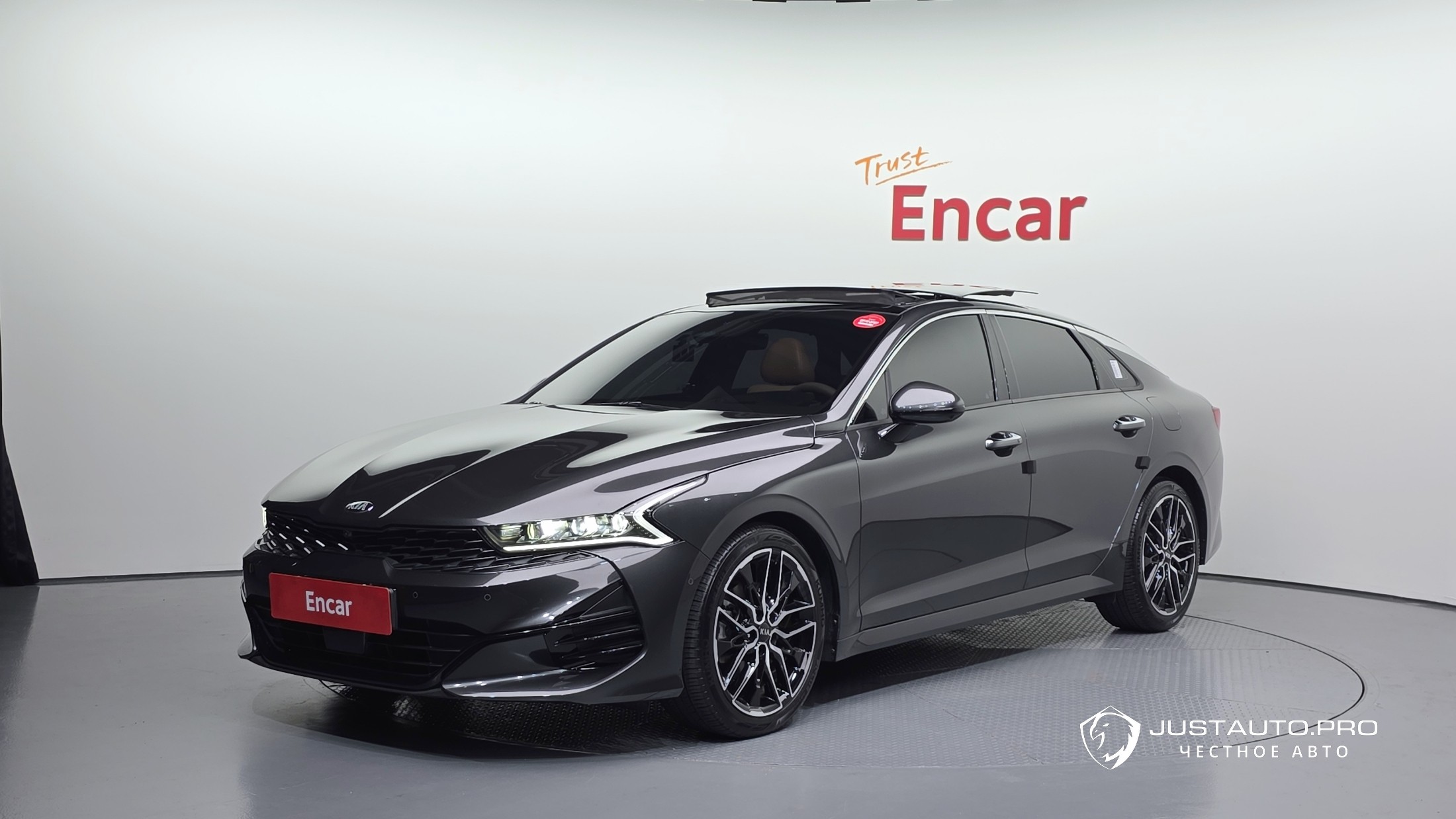 Автомобиль Kia K5