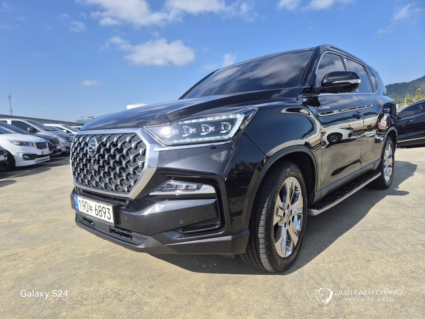 Автомобиль KG_Mobility_Ssangyong Rexton