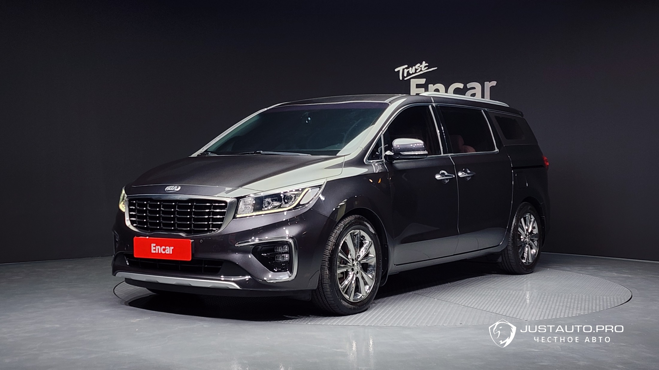 Автомобиль Kia Canival