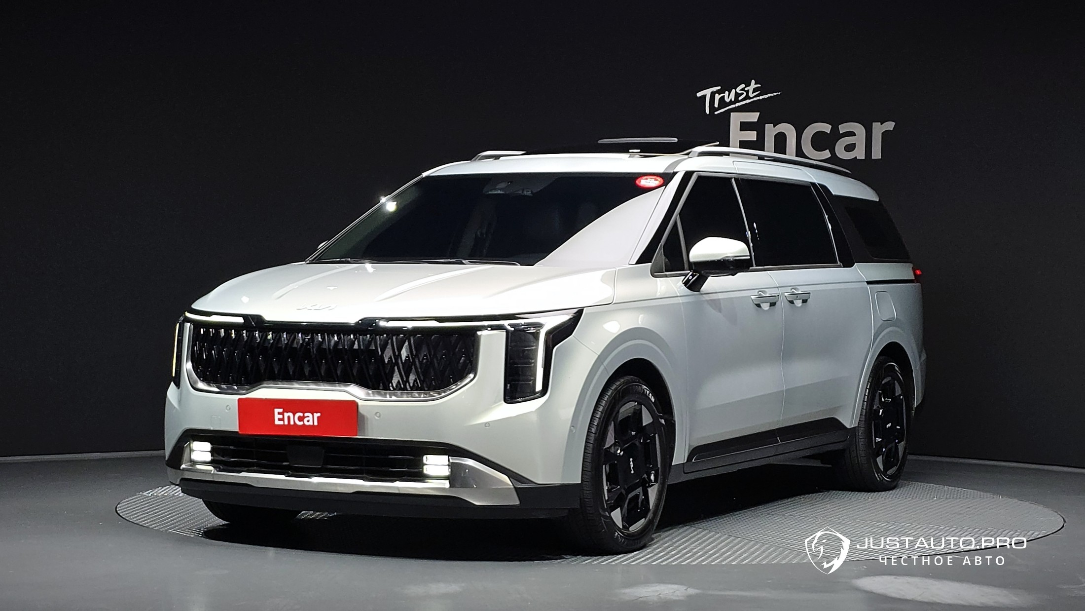 Автомобиль Kia Canival