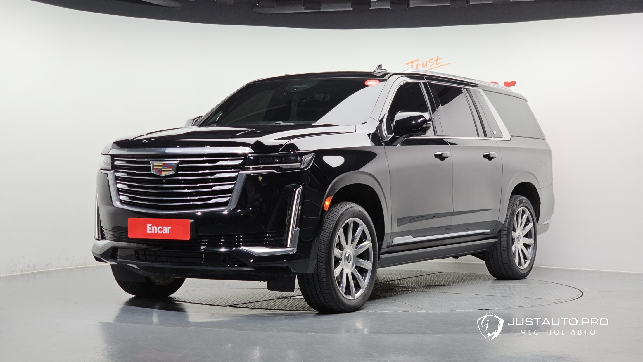 Автомобиль Cadillac Escalade