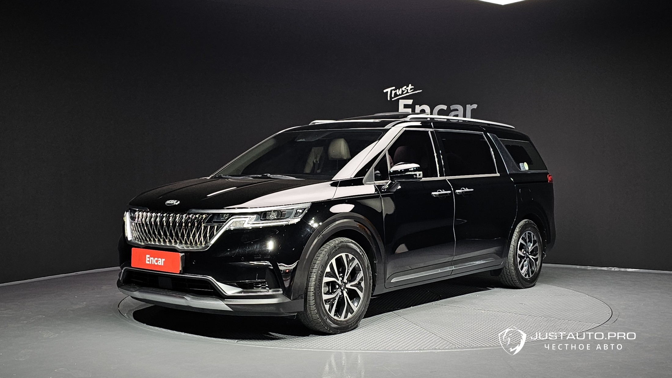 Автомобиль Kia Canival
