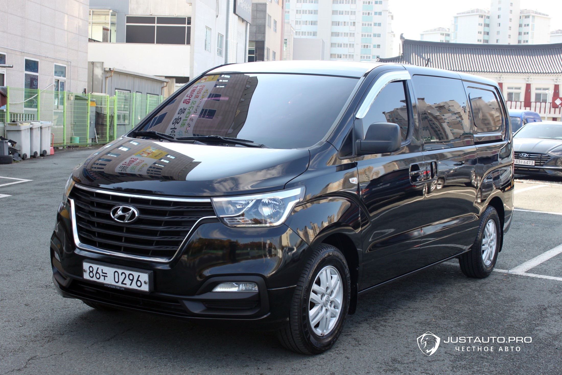 Автомобиль Hyundai Starex