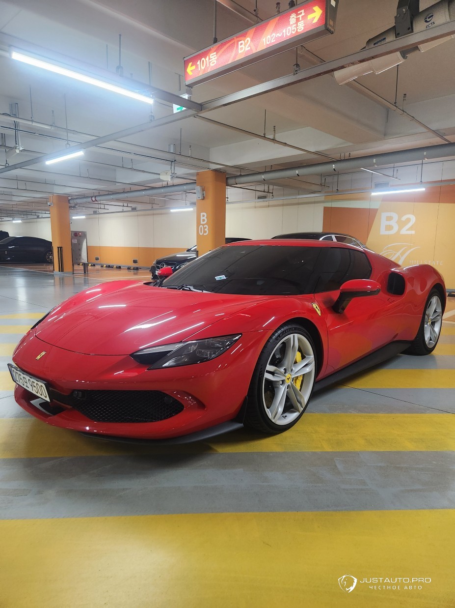 Автомобиль Ferrari 296