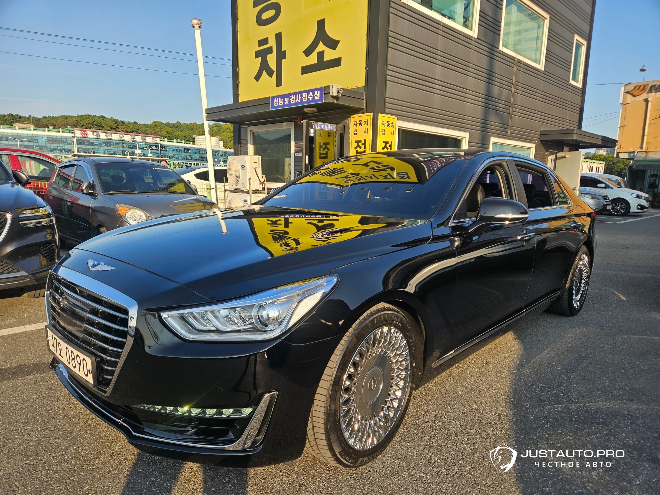 Автомобиль Genesis EQ900