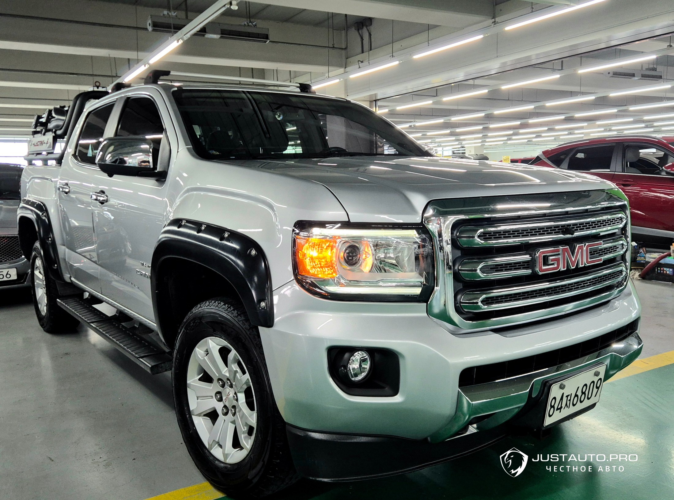Автомобиль GMC Canyon