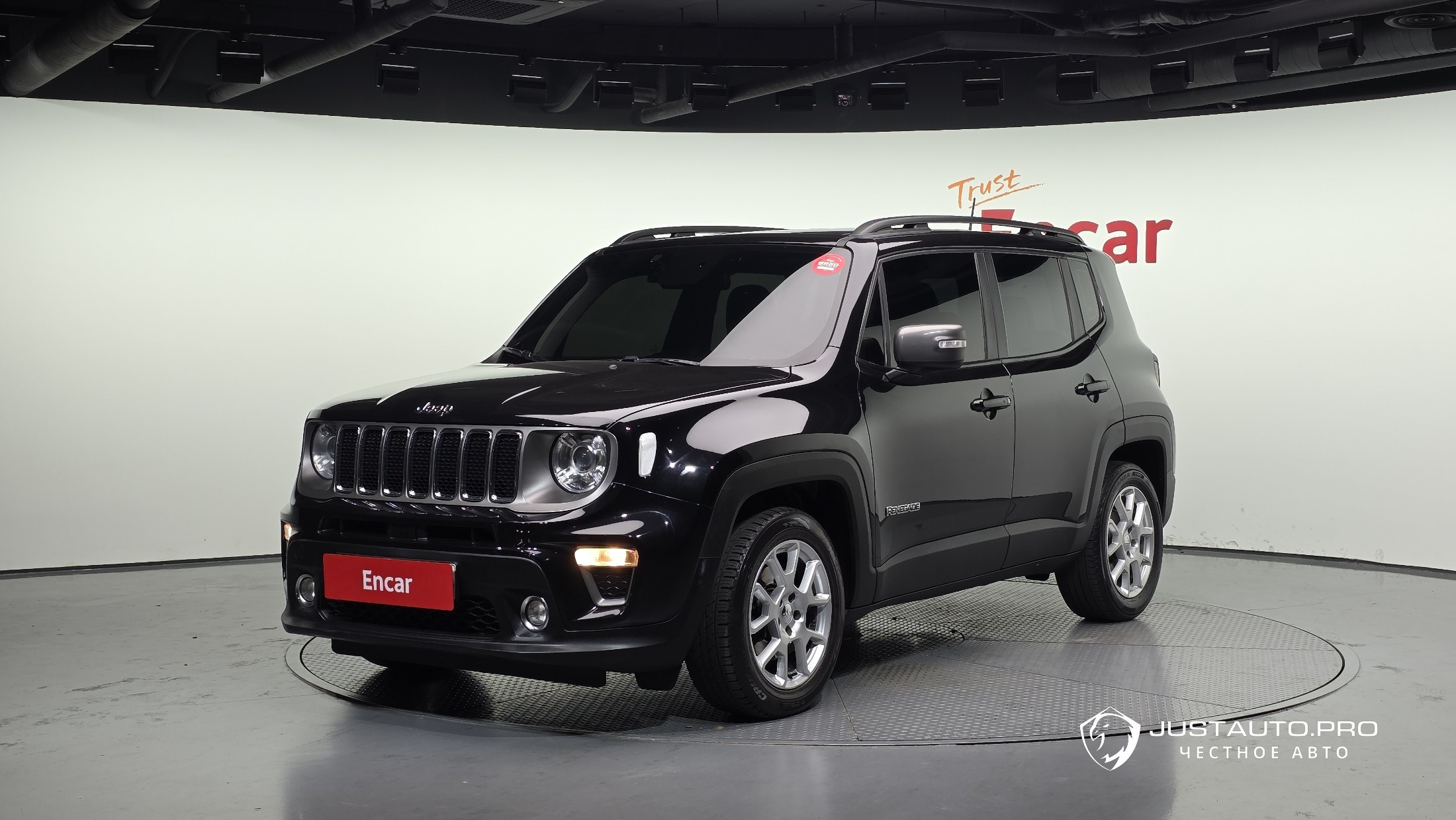 Автомобиль Jeep Renegade