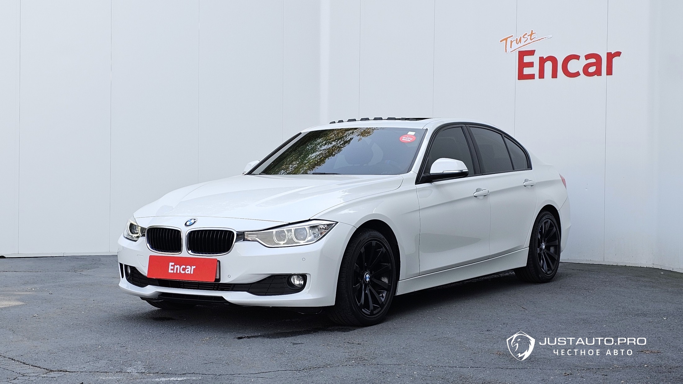 Автомобиль BMW 3-Series