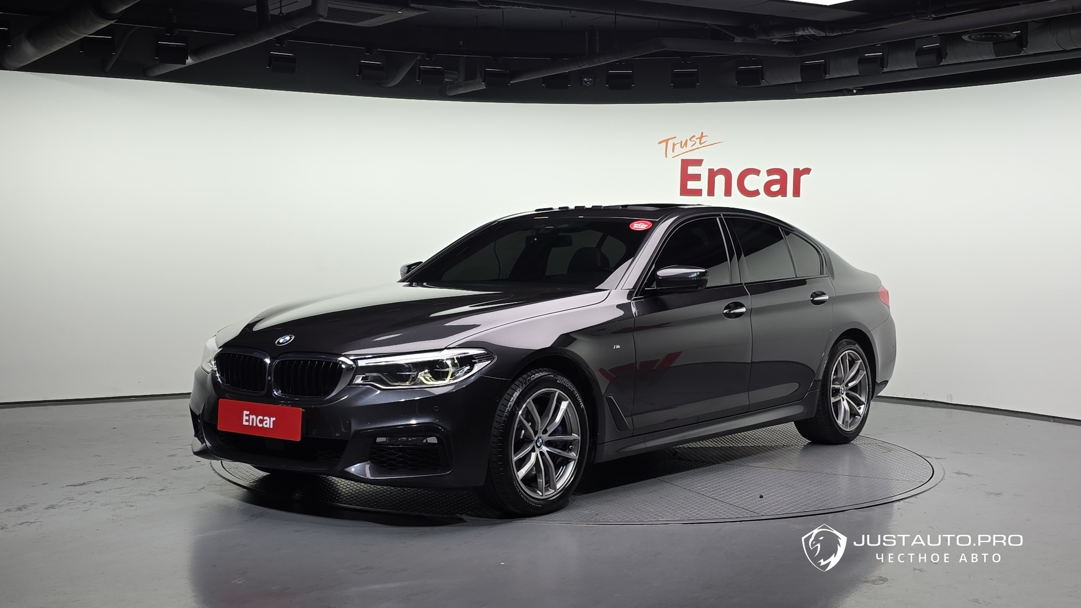 Автомобиль BMW 5-Series