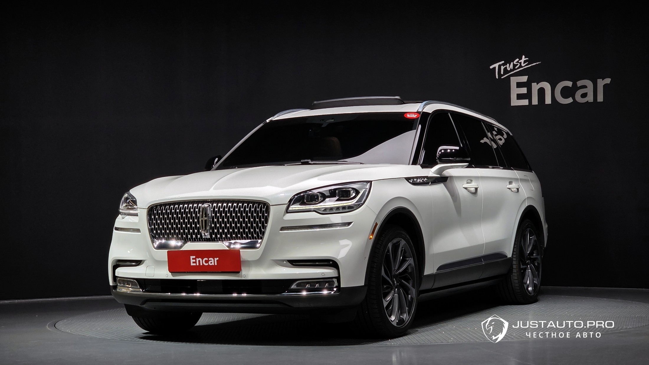 Автомобиль Lincoln Aviator