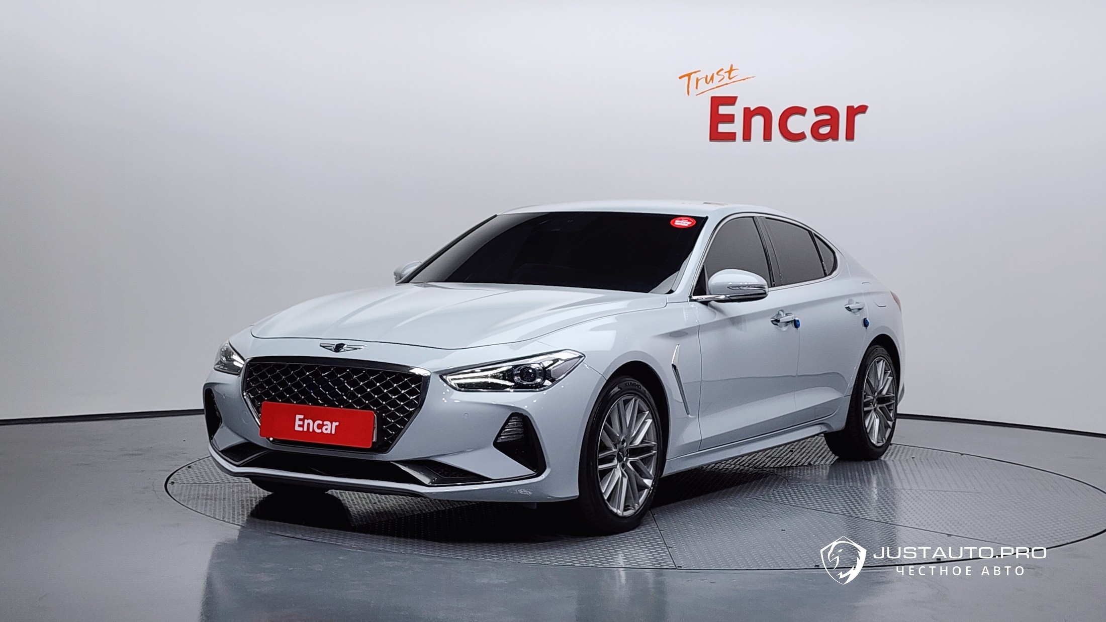 Автомобиль Genesis G70
