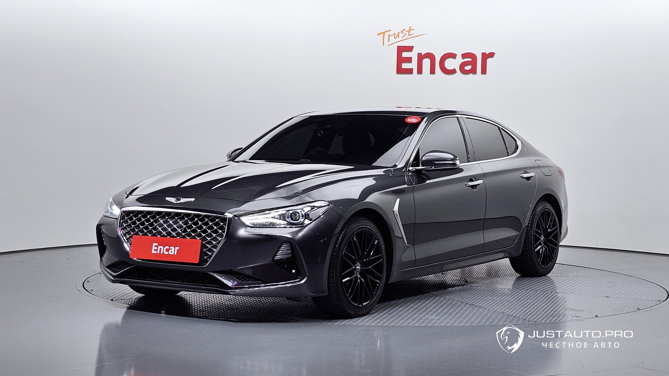 Автомобиль Genesis G70