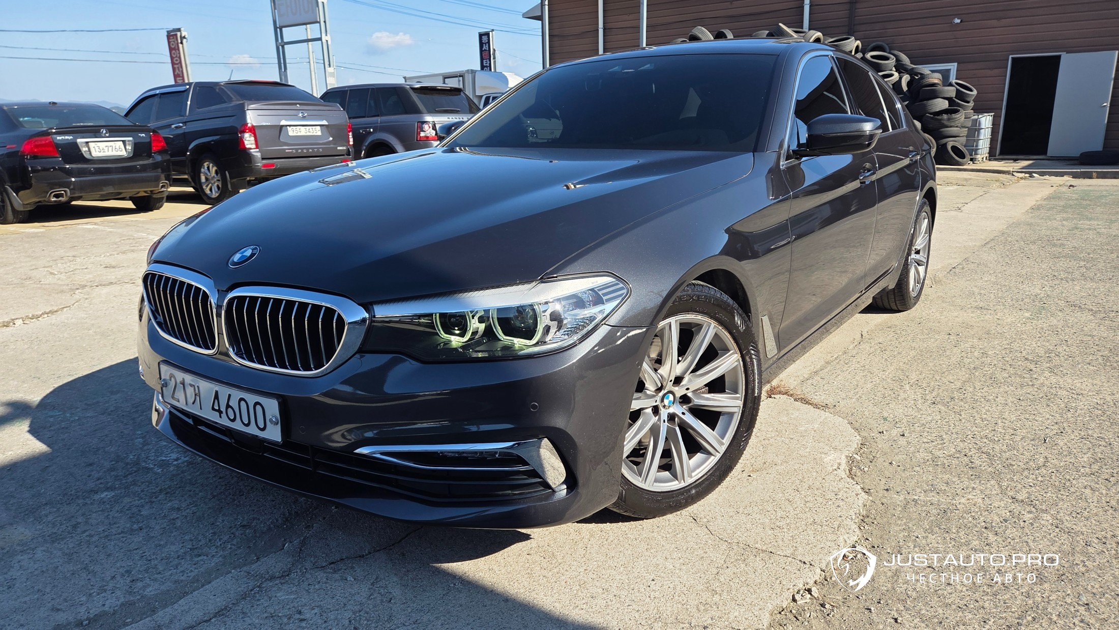 Автомобиль BMW 5-Series