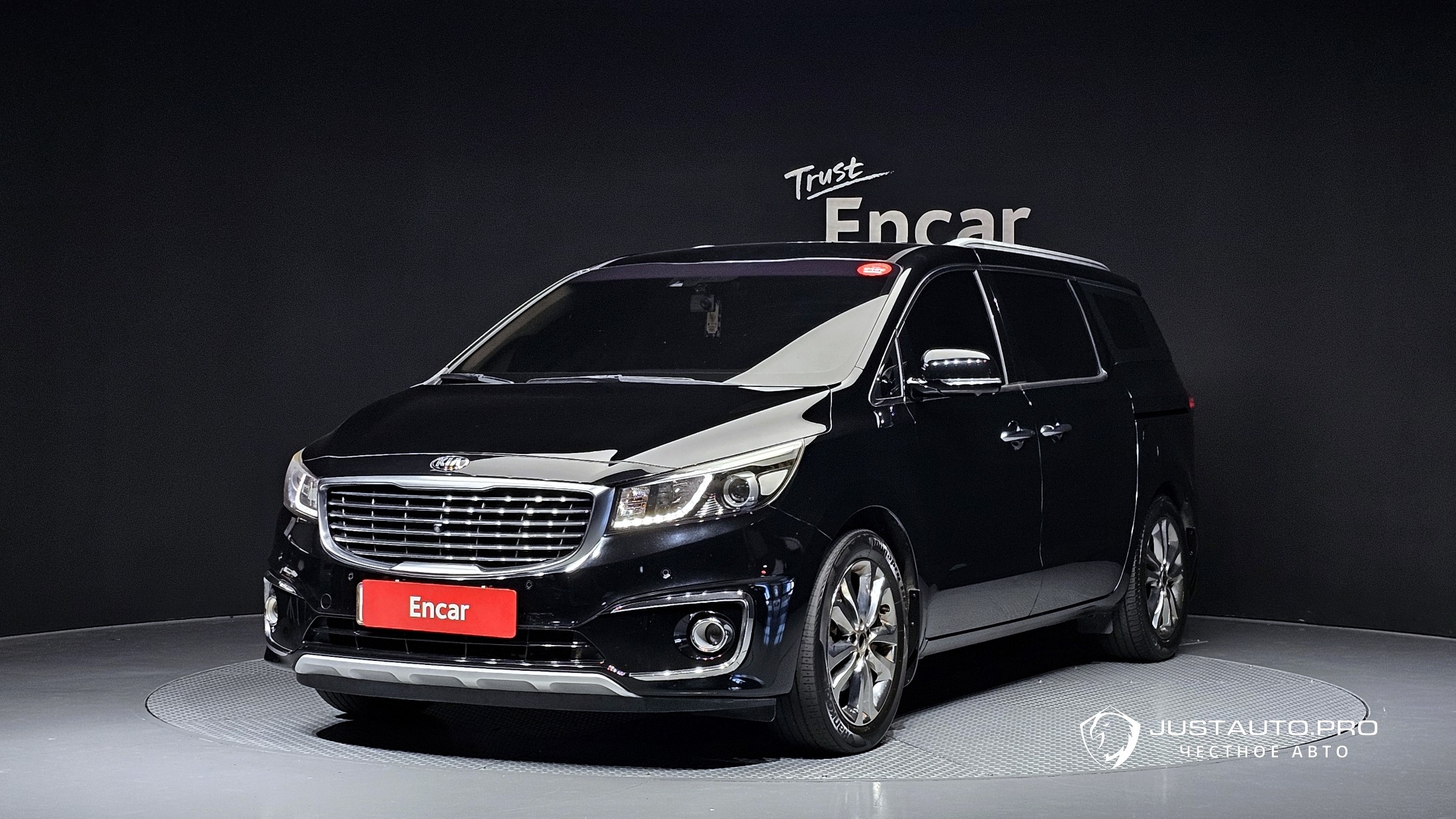 Автомобиль Kia Canival