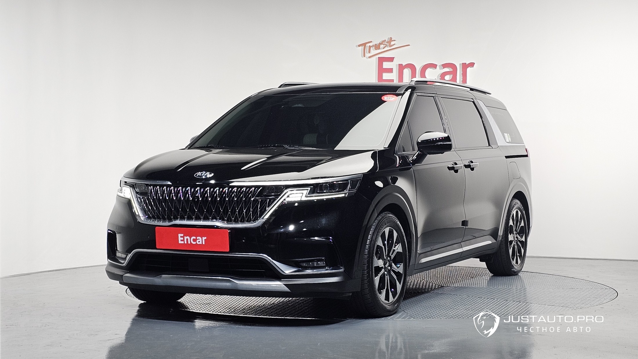 Автомобиль Kia Canival