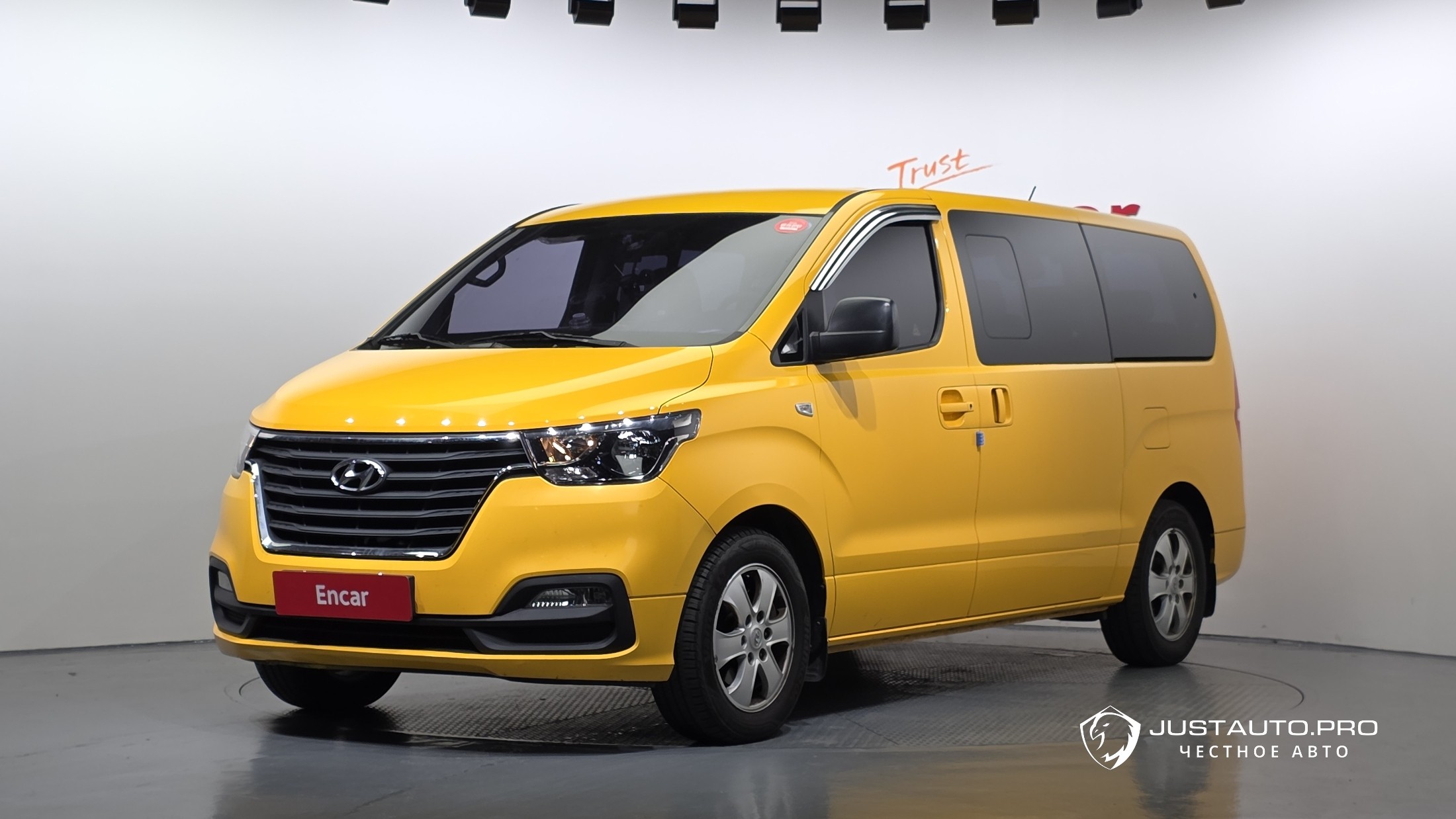 Автомобиль Hyundai Starex