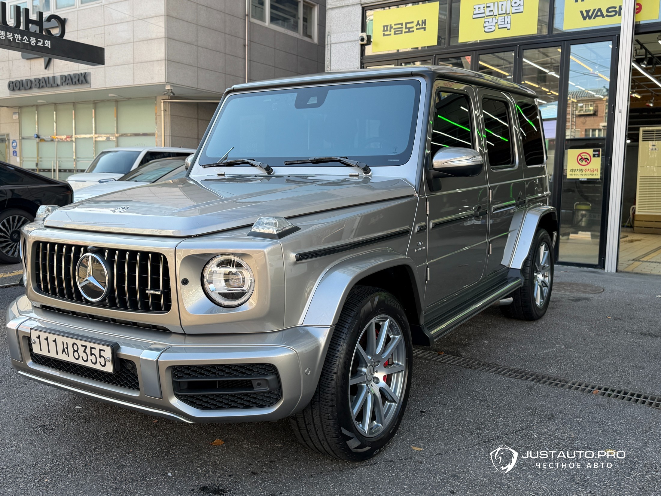 Автомобиль Mercedes-Benz G-Class