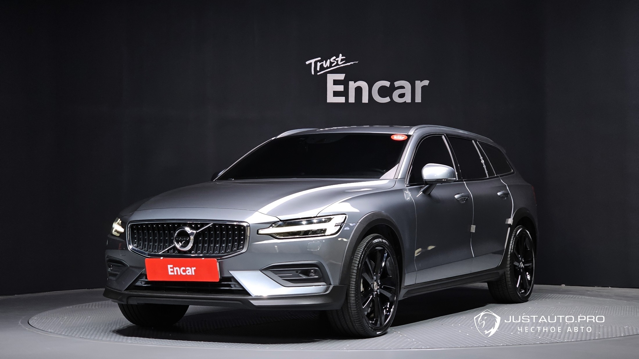 Автомобиль Volvo V60