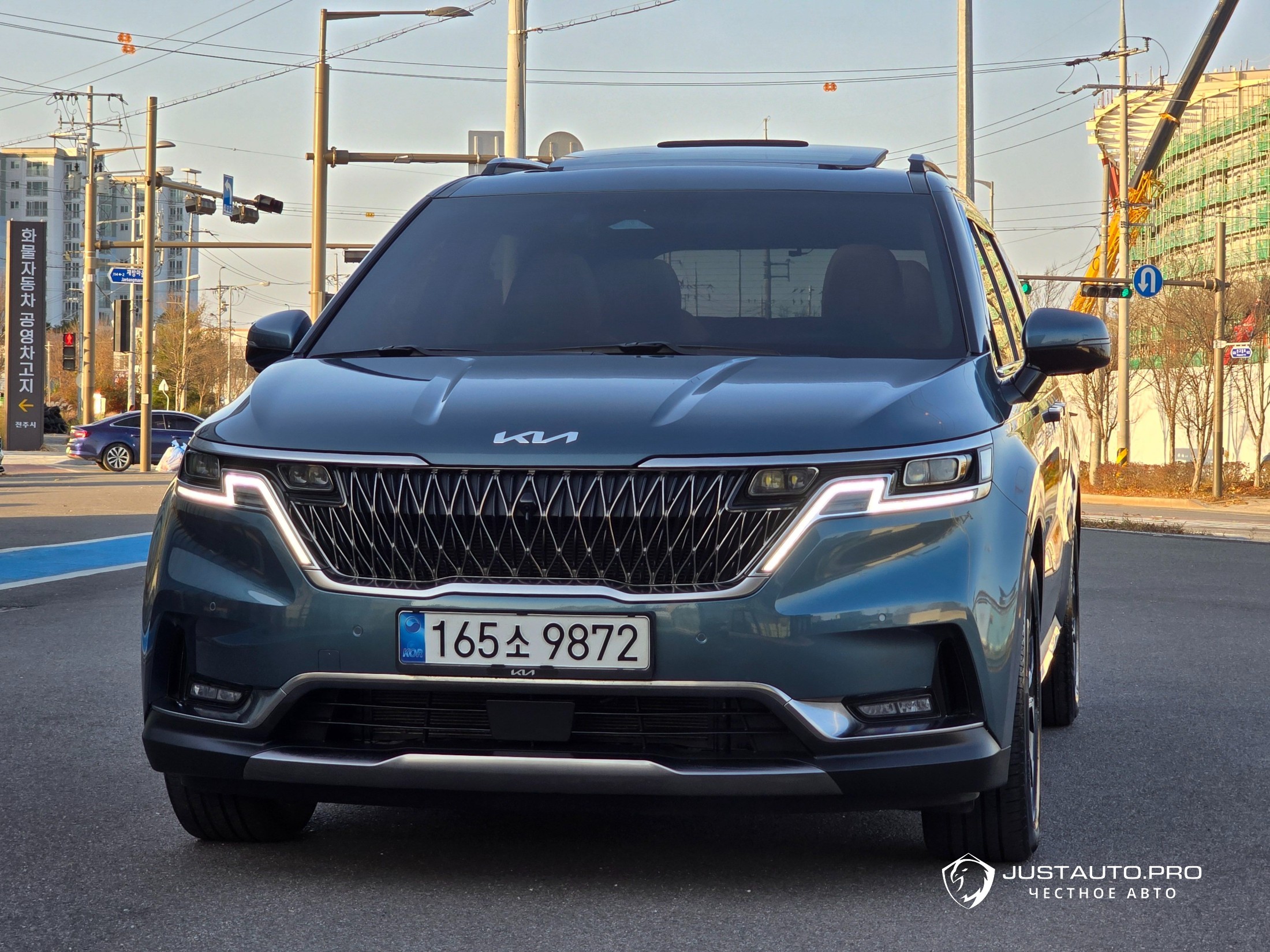 Автомобиль Kia Canival