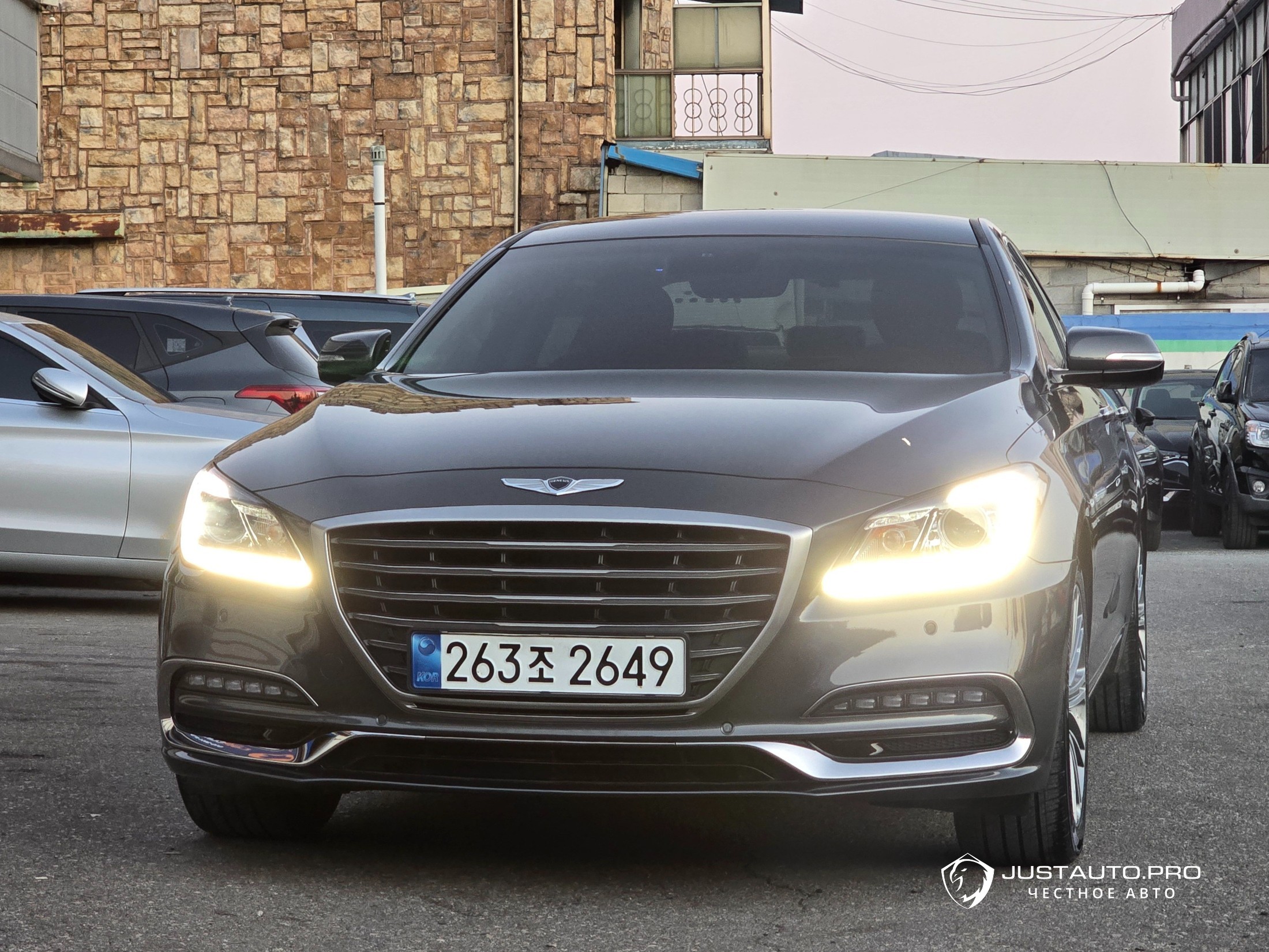 Автомобиль Genesis G80