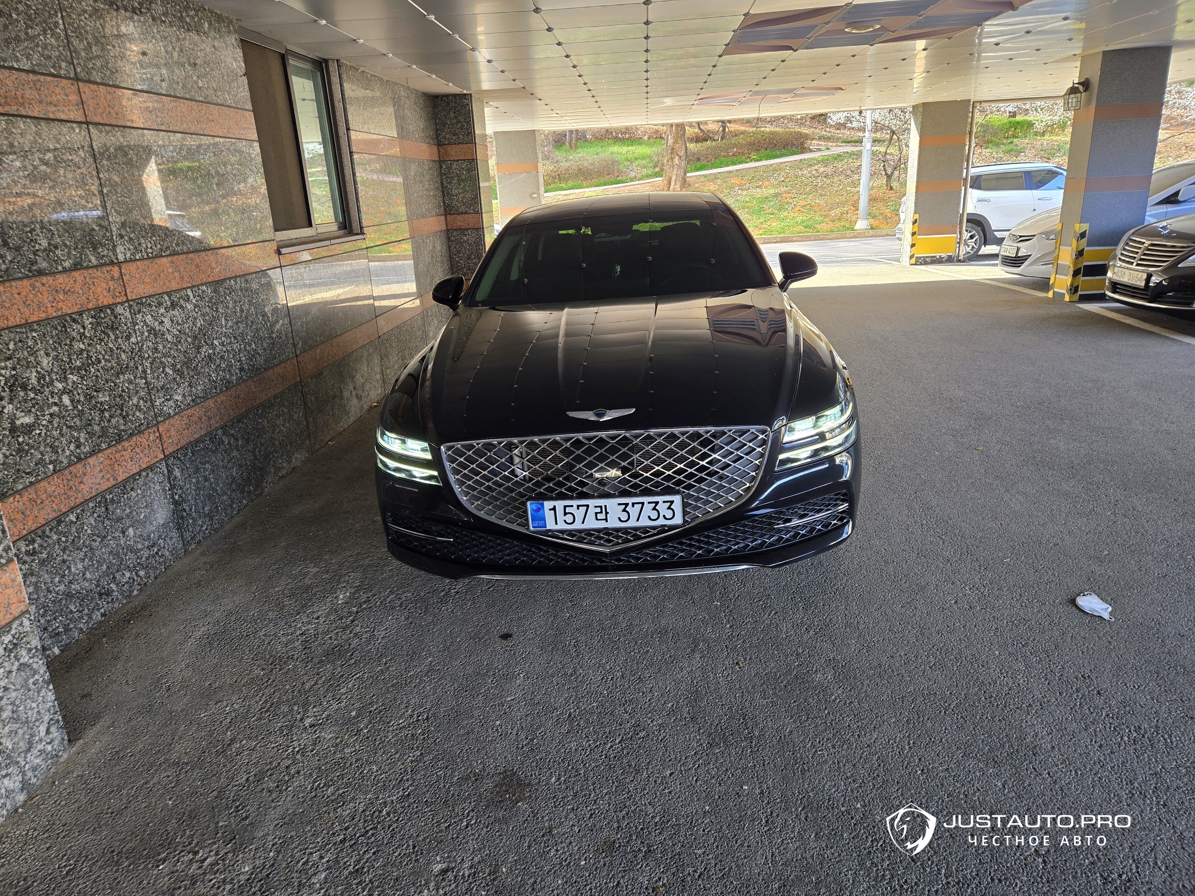 Автомобиль Genesis G80