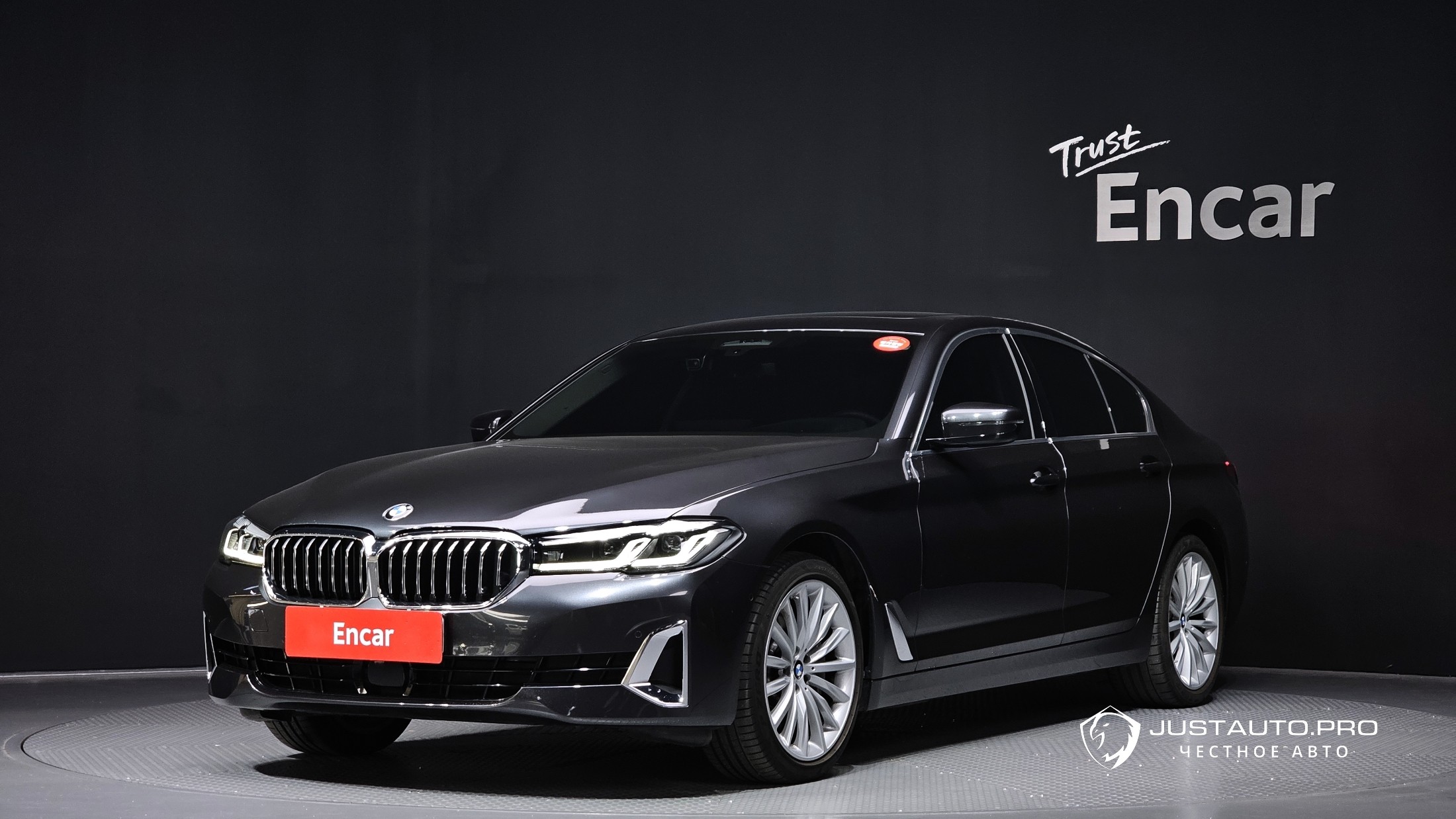 Автомобиль BMW 5-Series