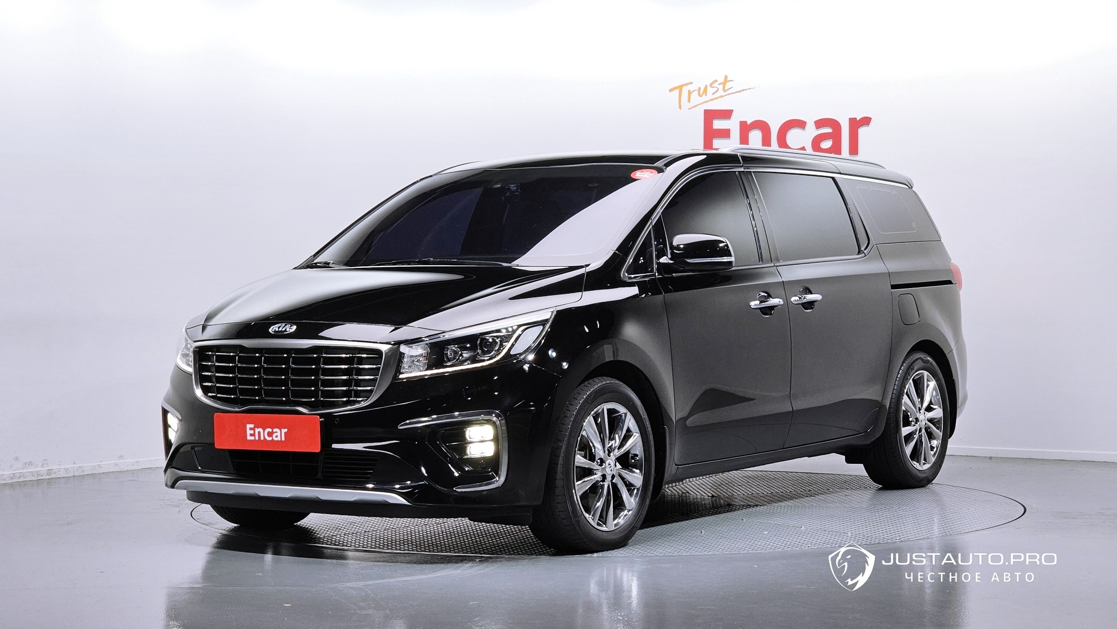 Автомобиль Kia Canival