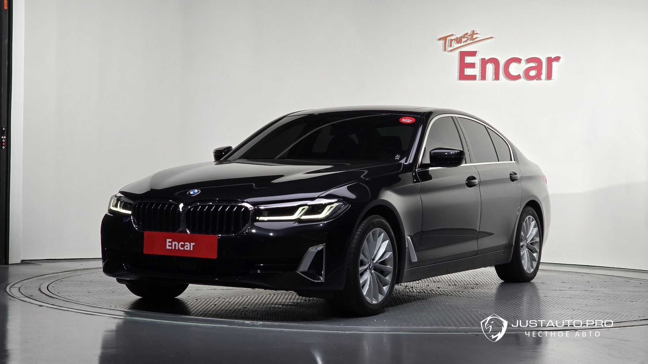 Автомобиль BMW 5-Series