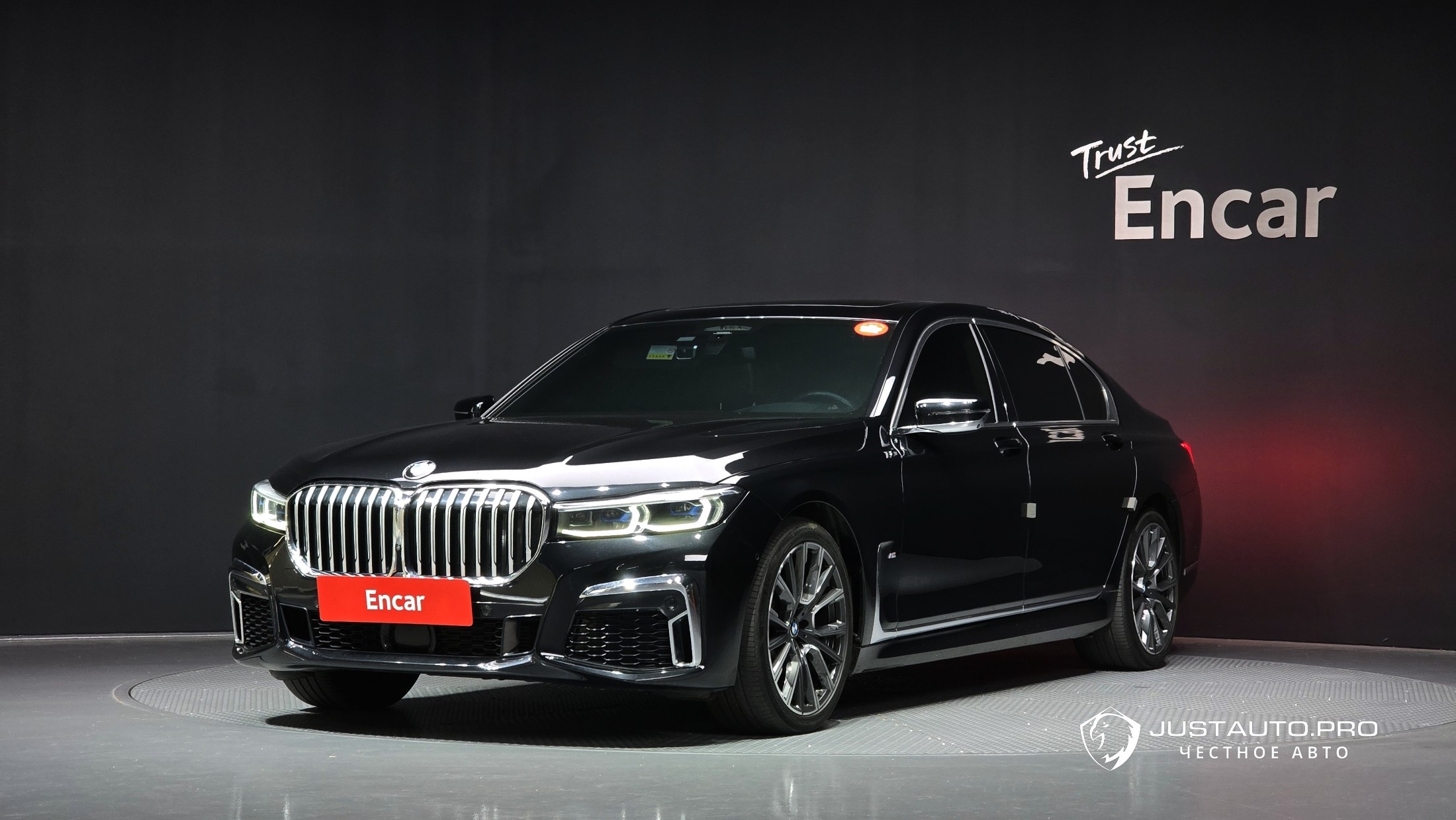 Автомобиль BMW 7-Series