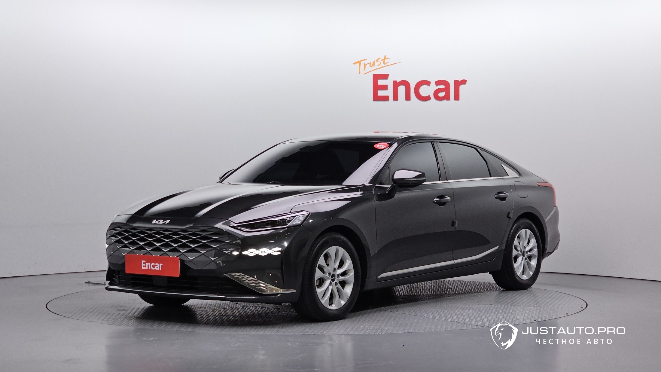 Автомобиль Kia K8