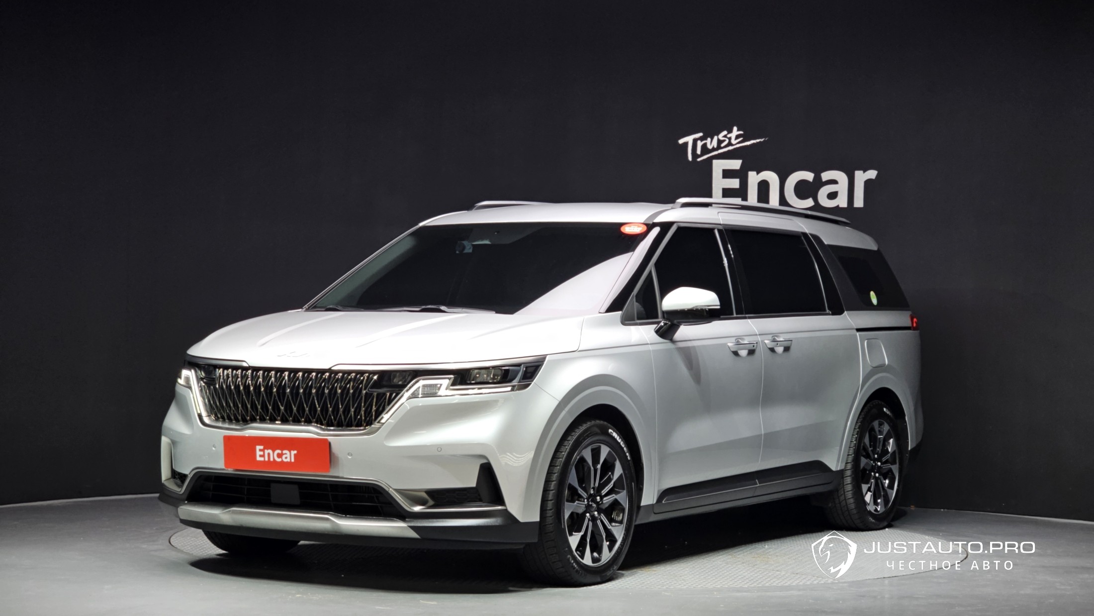 Автомобиль Kia Canival