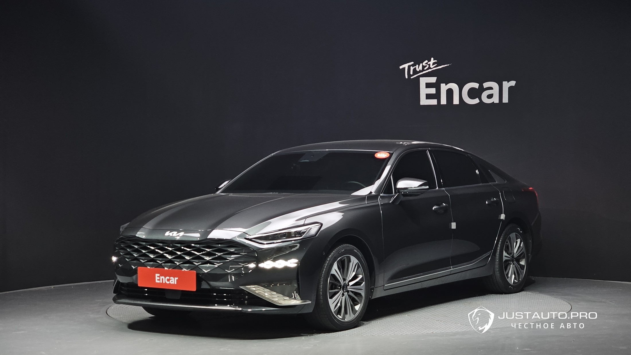 Автомобиль Kia K8