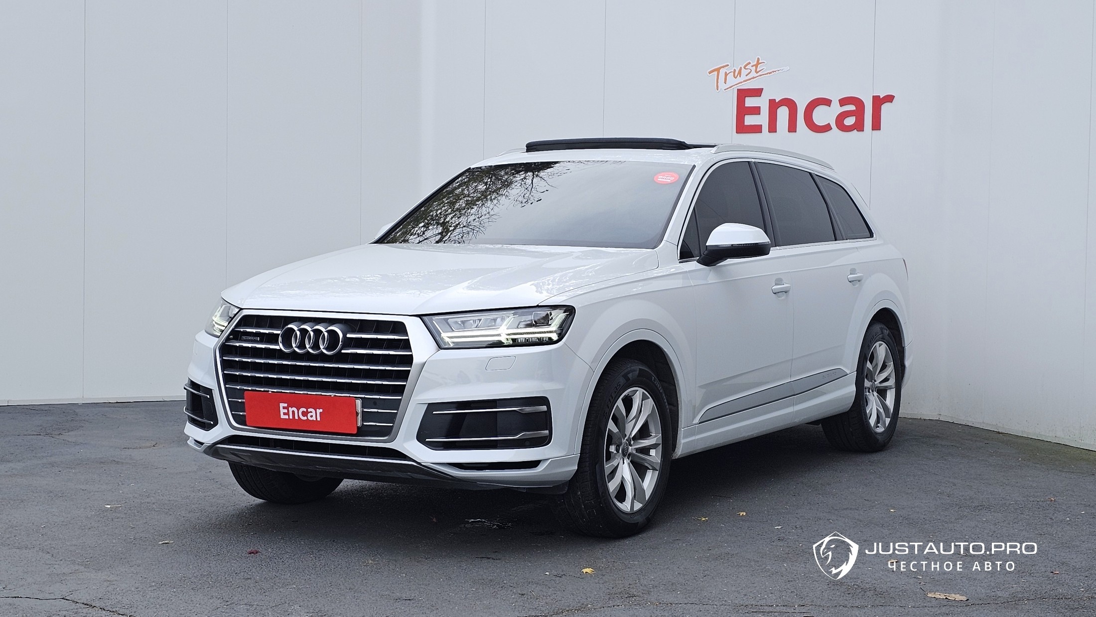 Автомобиль Audi Q7