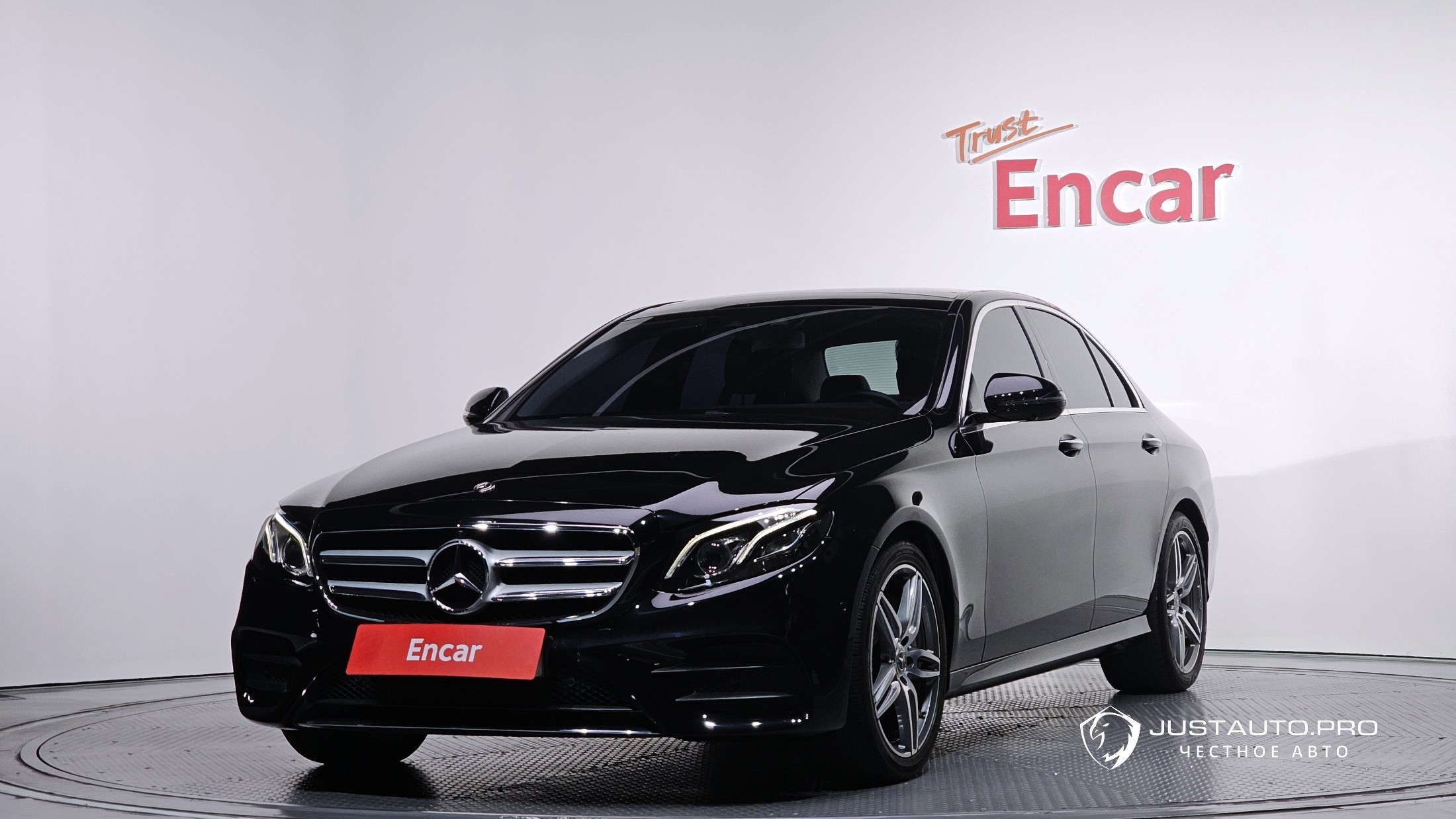 Автомобиль Mercedes-Benz E-Class