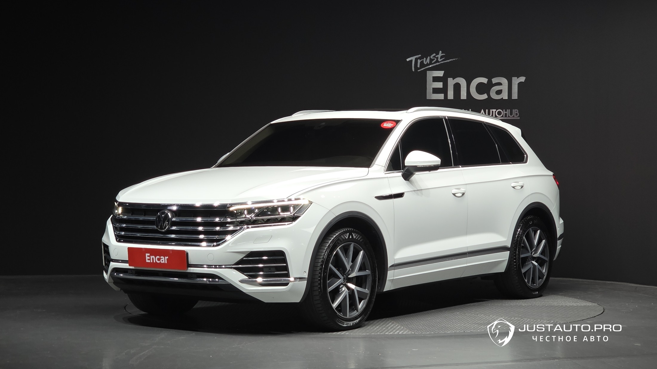Автомобиль Volkswagen Touareg