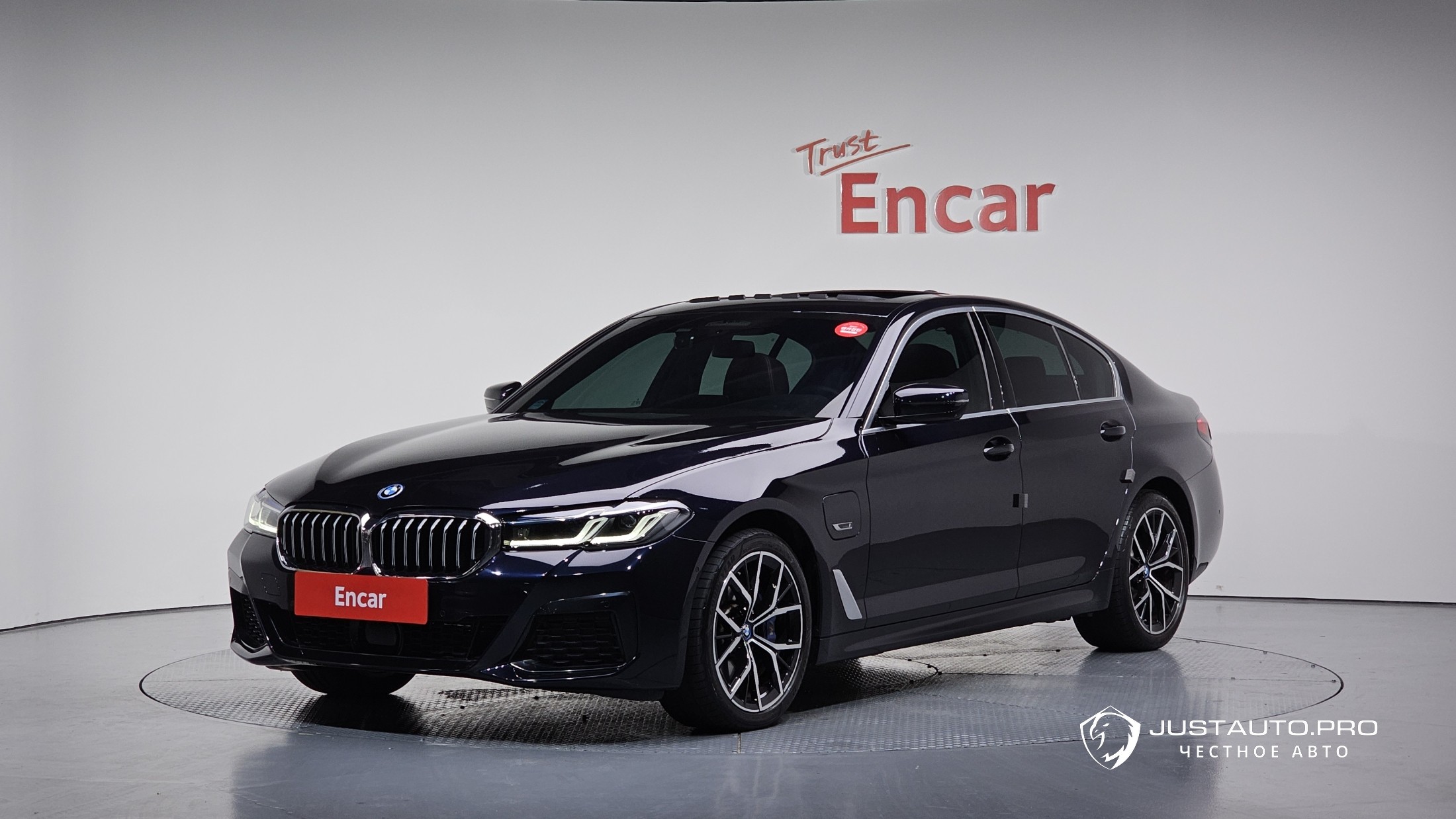 Автомобиль BMW 5-Series