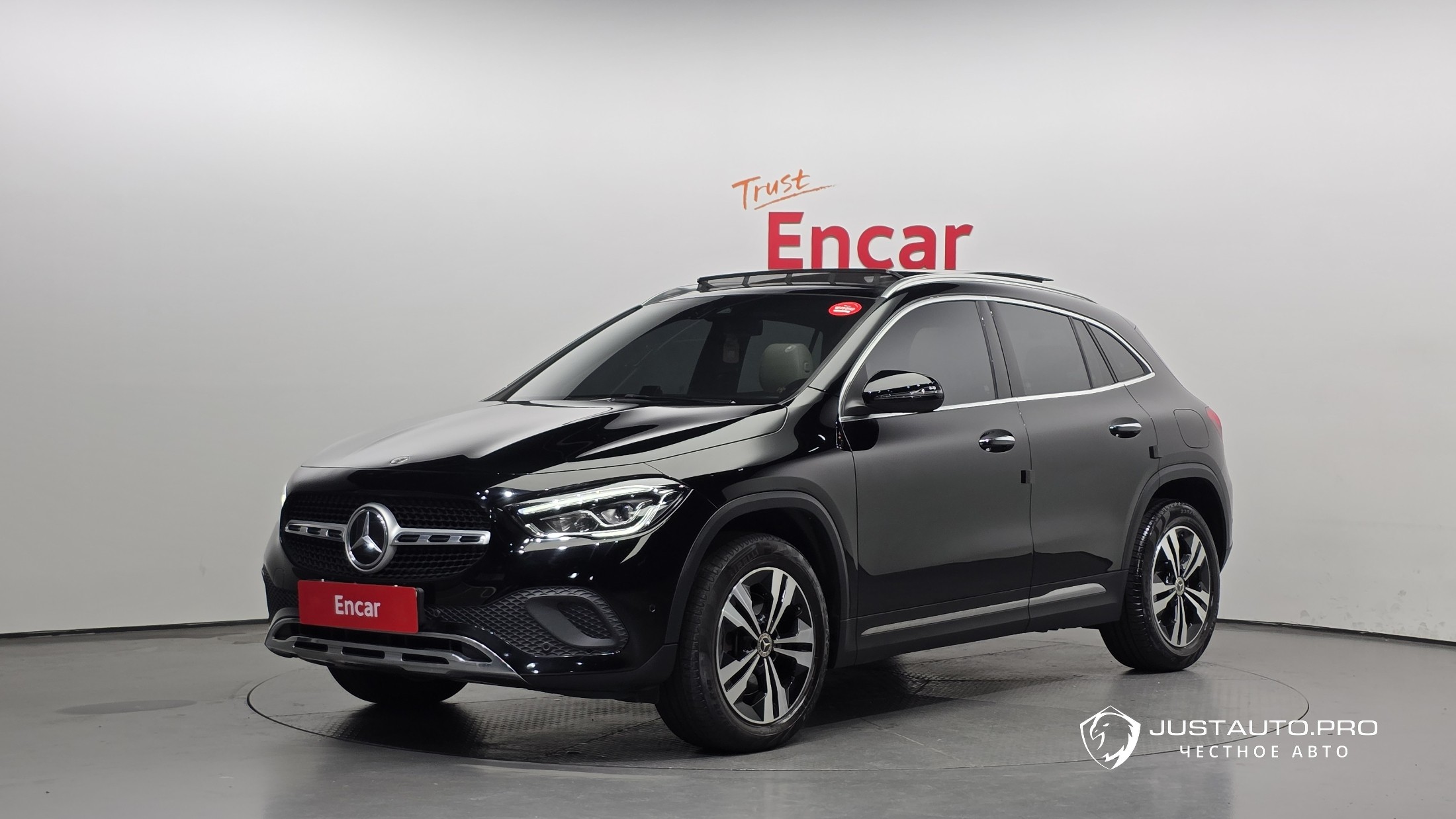 Автомобиль Mercedes-Benz GLA-Class