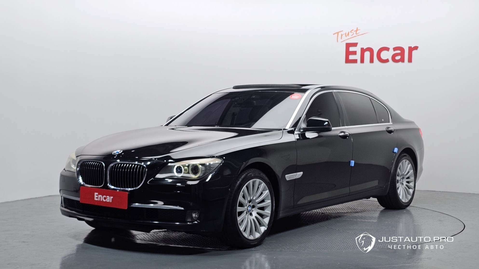 Автомобиль BMW 7-Series
