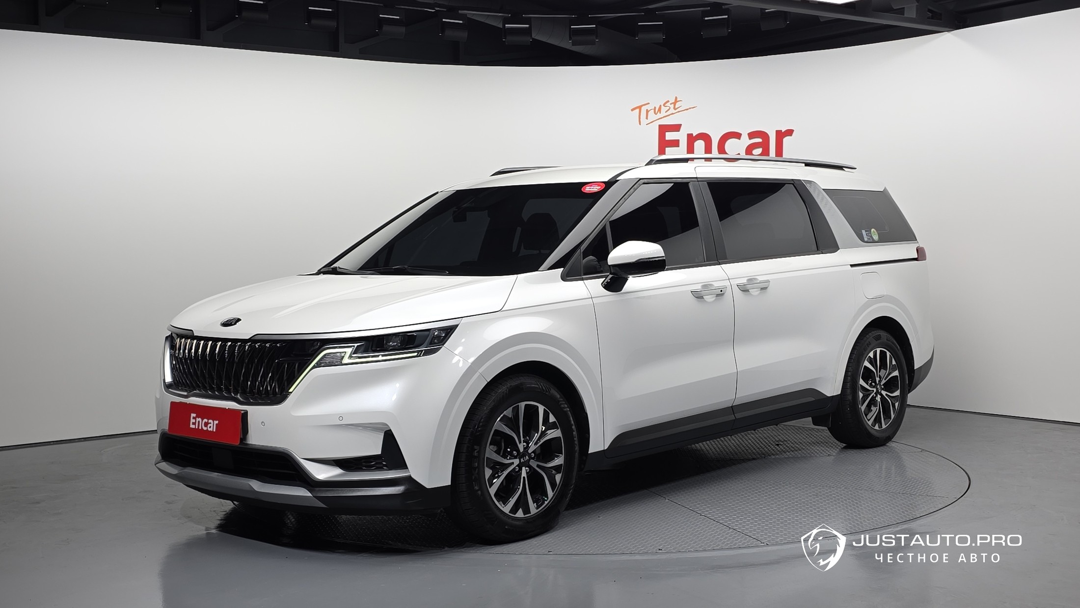 Автомобиль Kia Canival