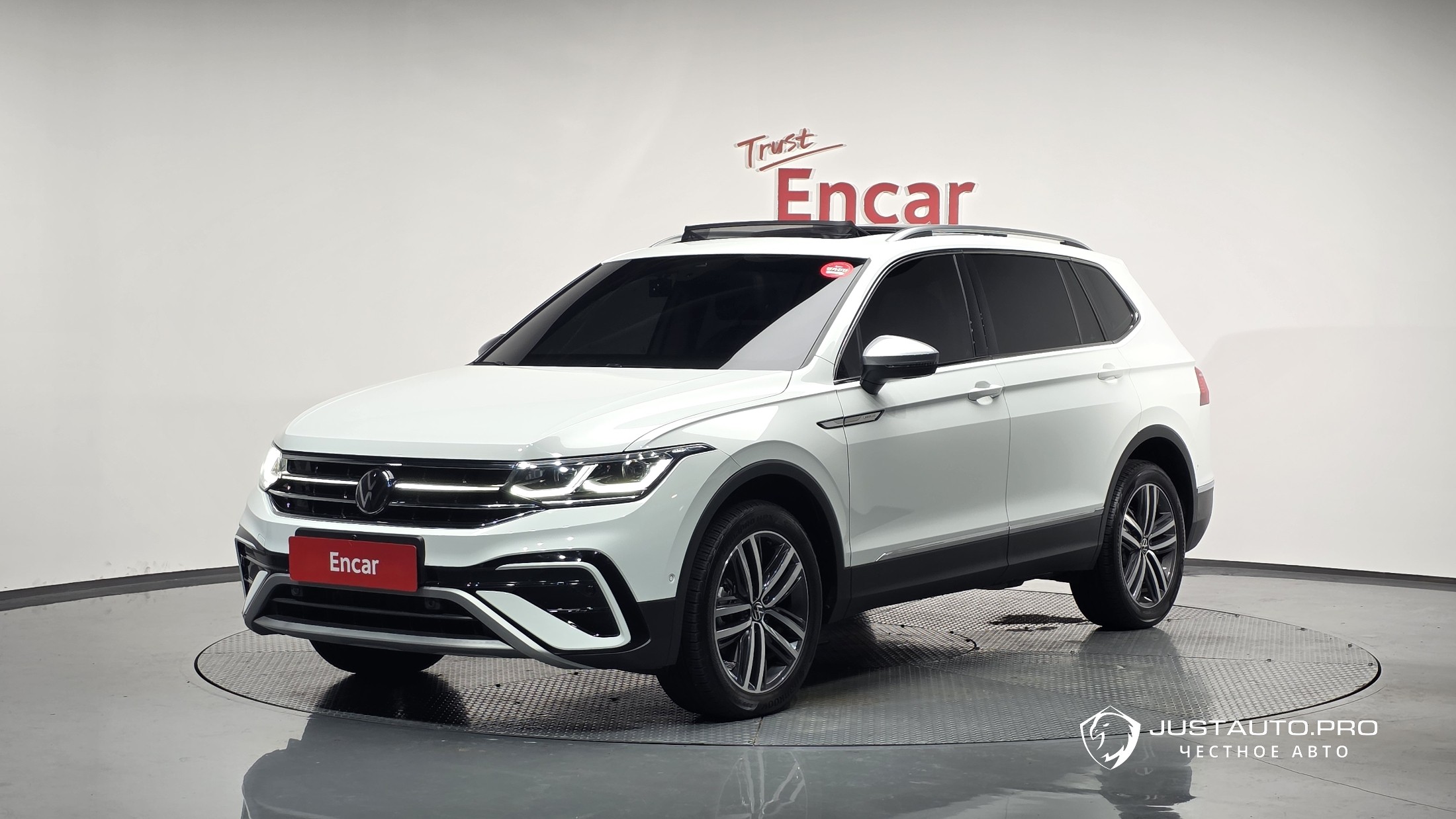 Автомобиль Volkswagen Tiguan