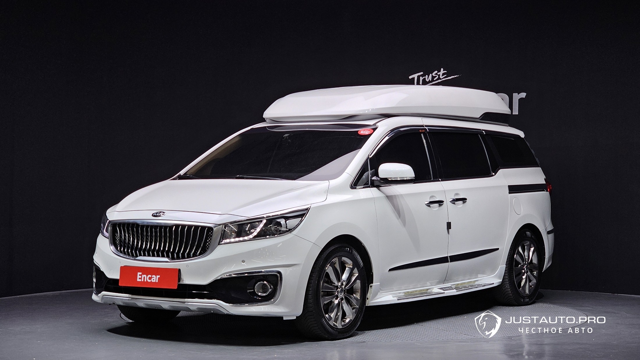 Автомобиль Kia Canival