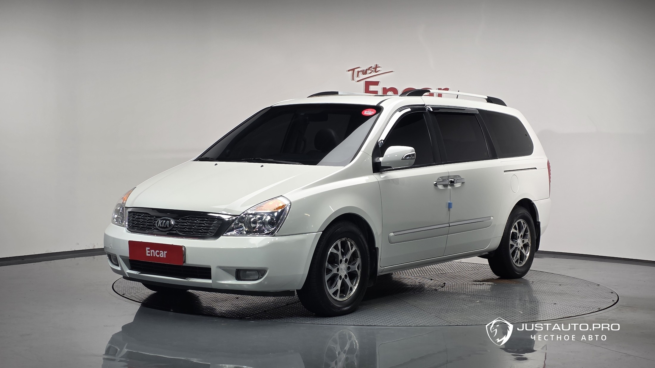 Автомобиль Kia Canival