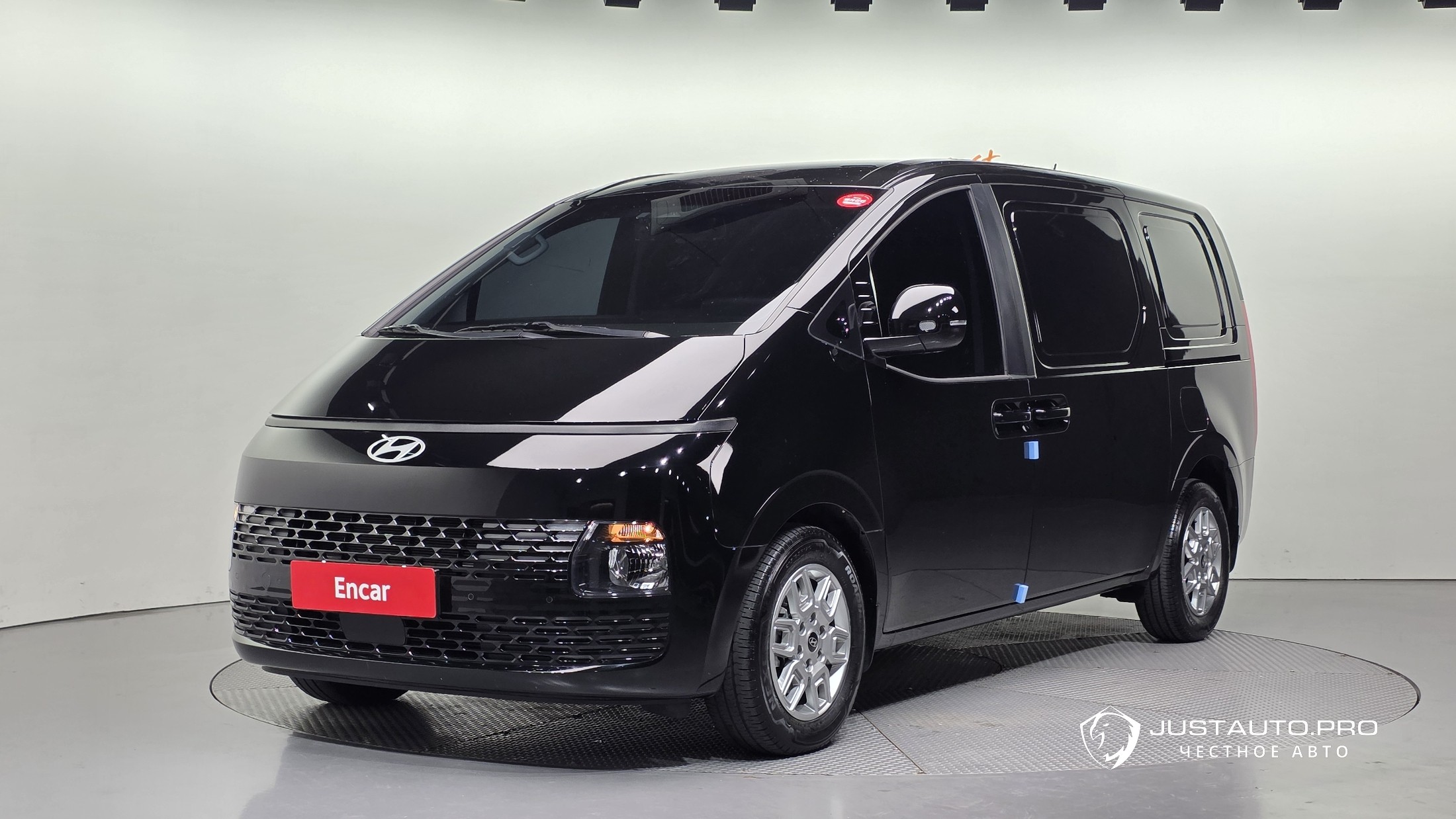 Автомобиль Hyundai Staria