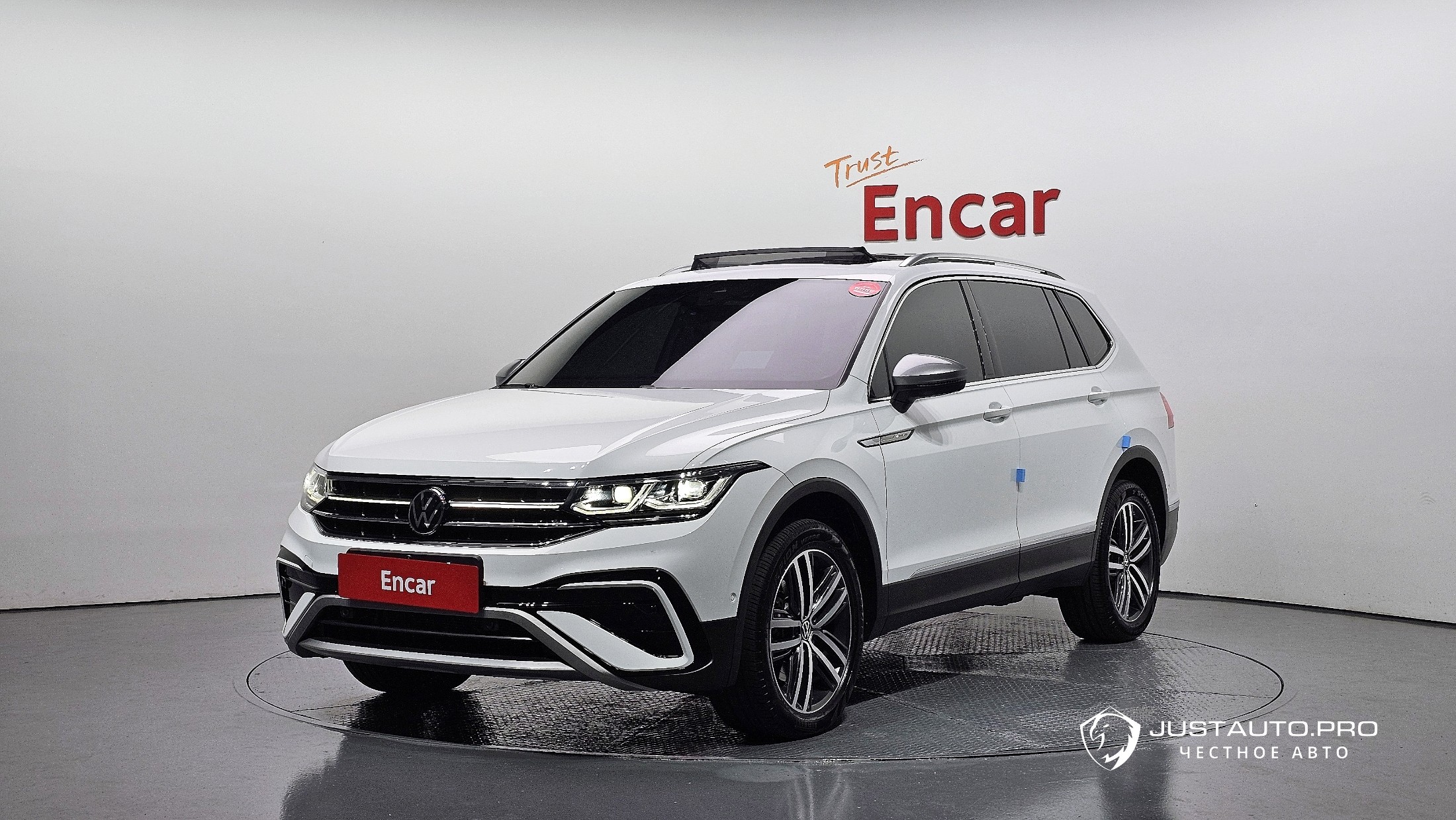 Автомобиль Volkswagen Tiguan
